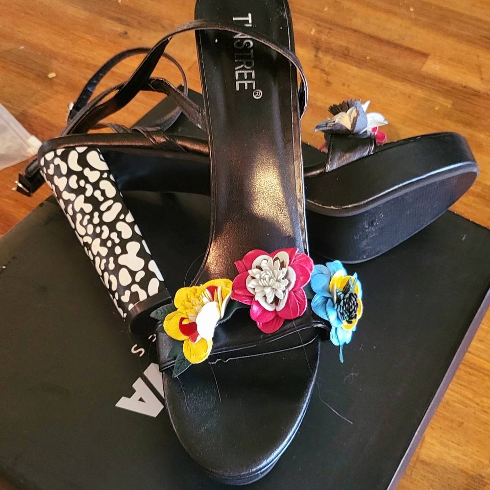 Platform sandals